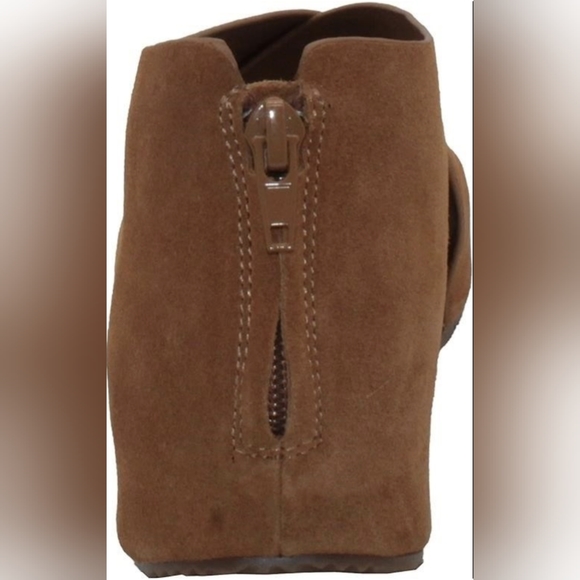 Volatile suede criss cross sandals - size 8 BNIB - Picture 3 of 4